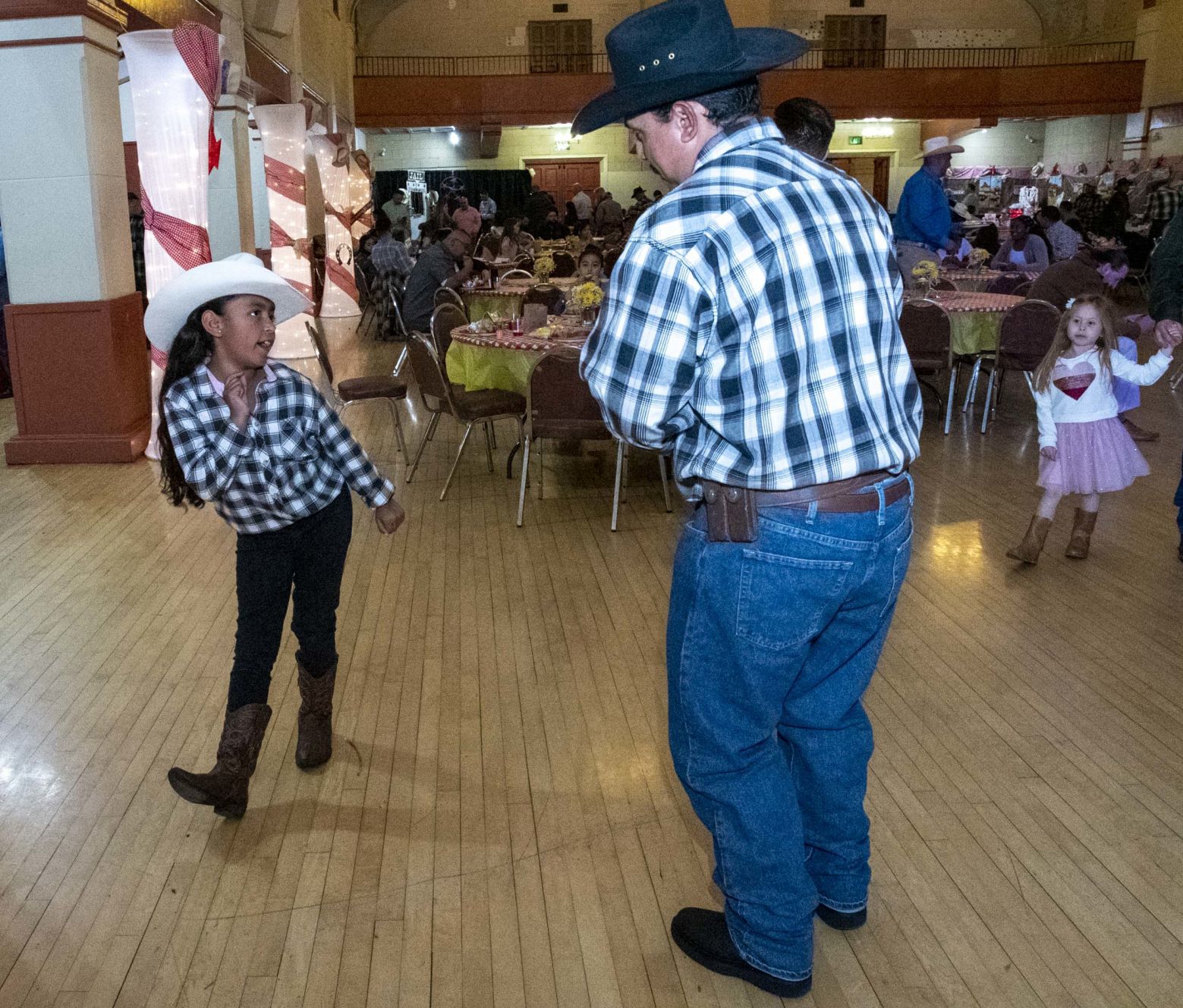 020820 Father Daughter Dance 09.jpg